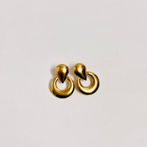 Sculpted Loop Stud